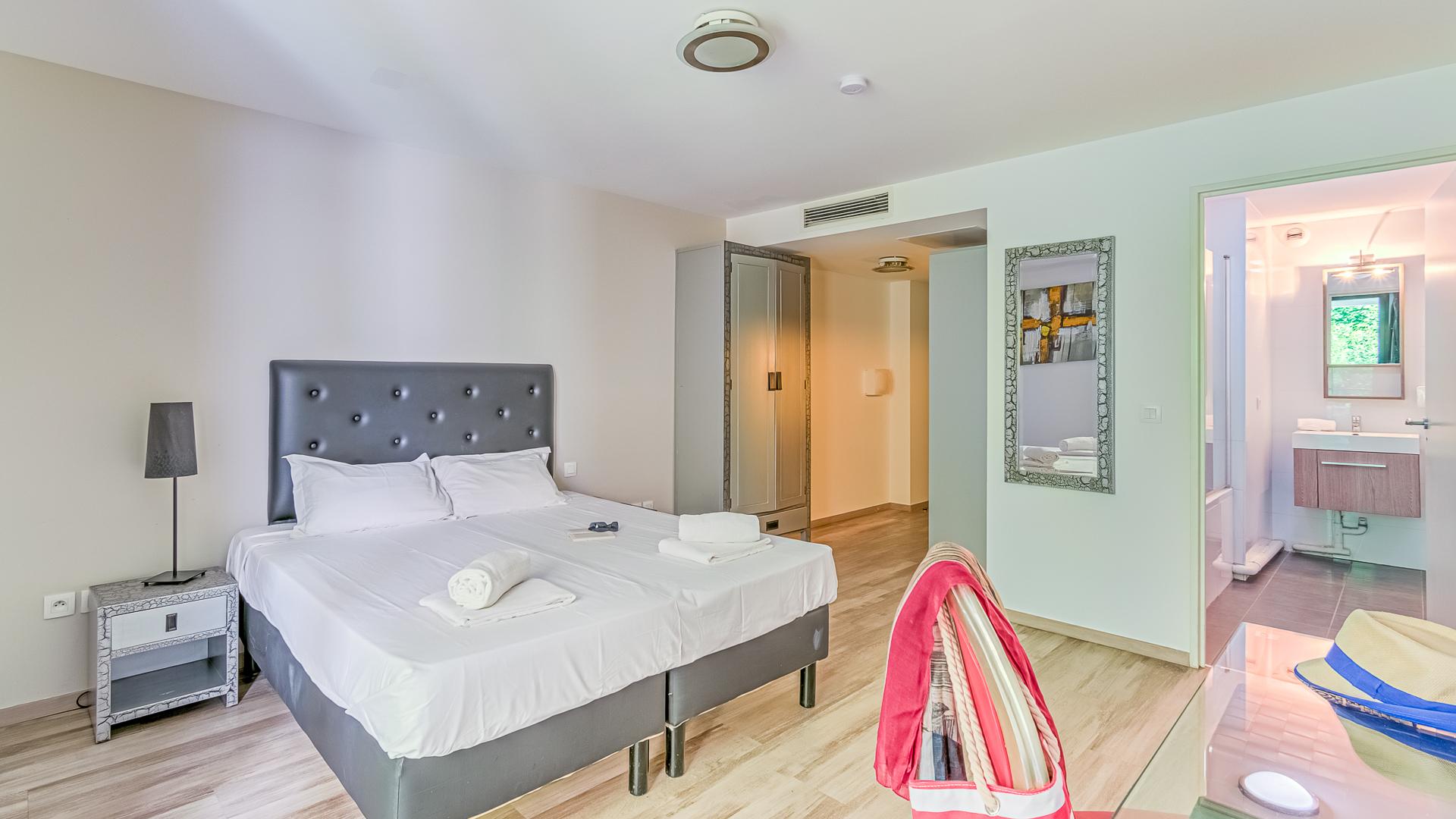 Adonis Carry Le Rouet - Adriana Aparthotel Exterior photo